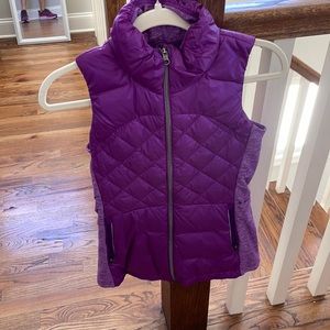 Lululemon Puffer Vest Size 4 - worn once. Perfect condition